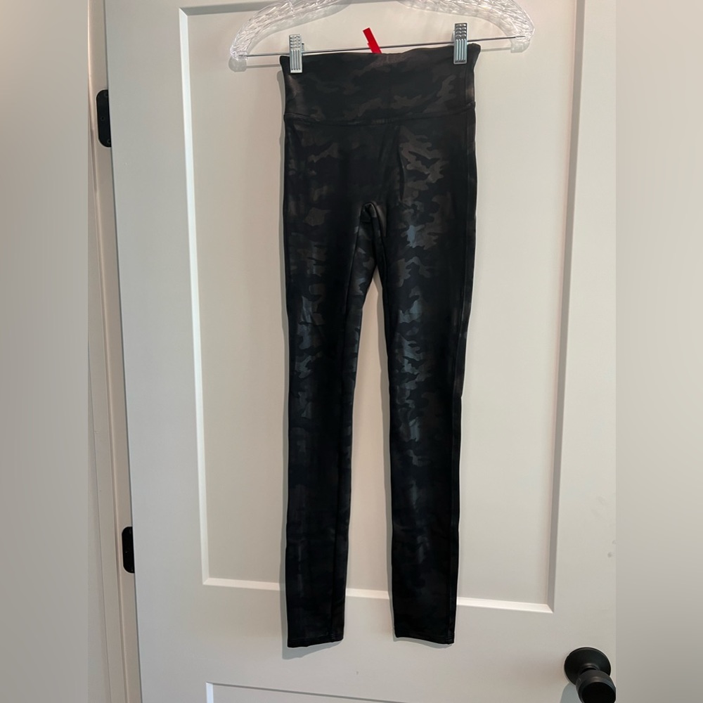 Spanx army faux leather leggings. Size XS